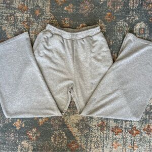 Woman’s Light Gray Jogger Sweatpants